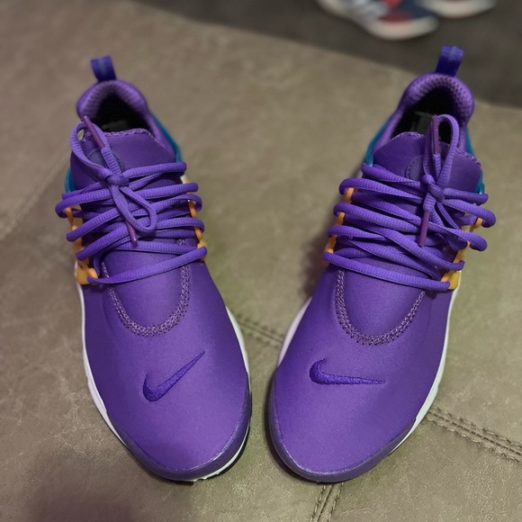 I’m purging my shoe closet and selling everything I don’t wear in rotation. - Picture 3 of 4